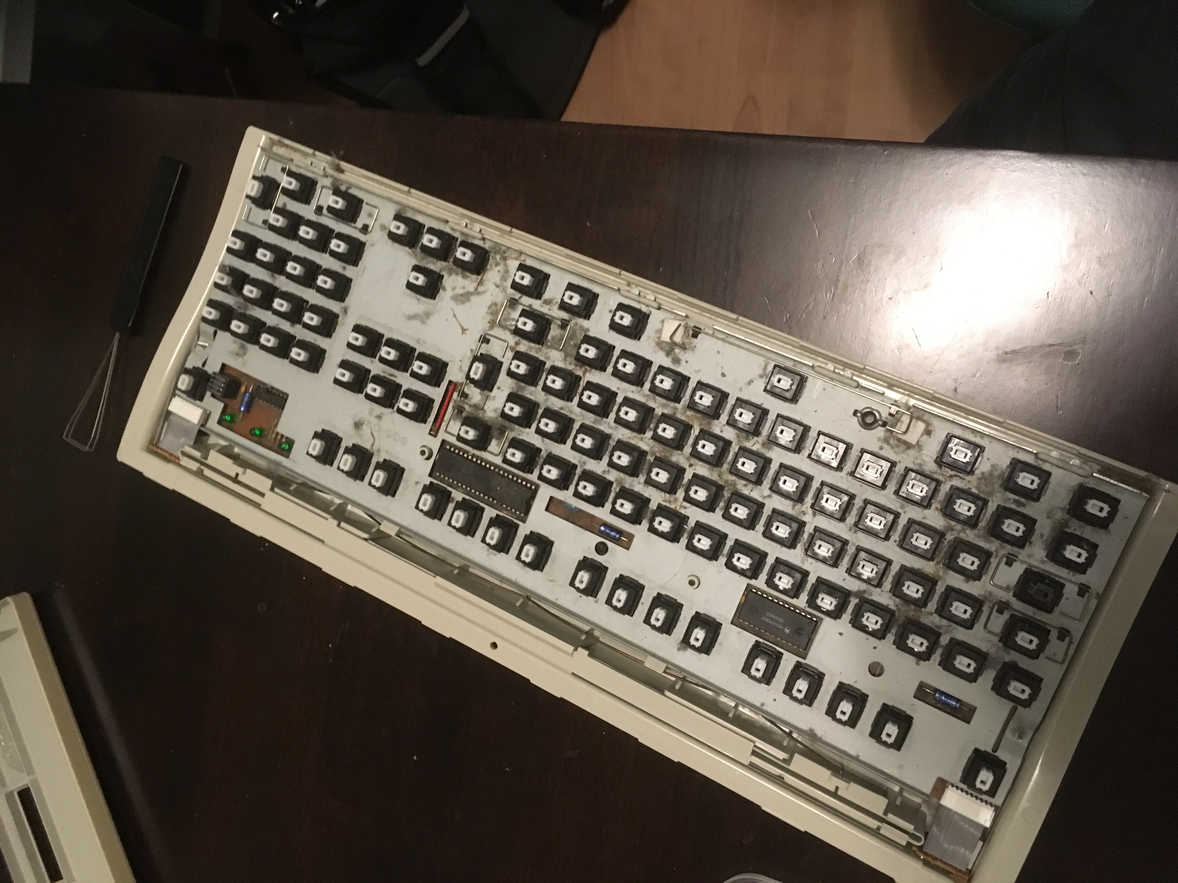 the keyboard with all the keycaps removed