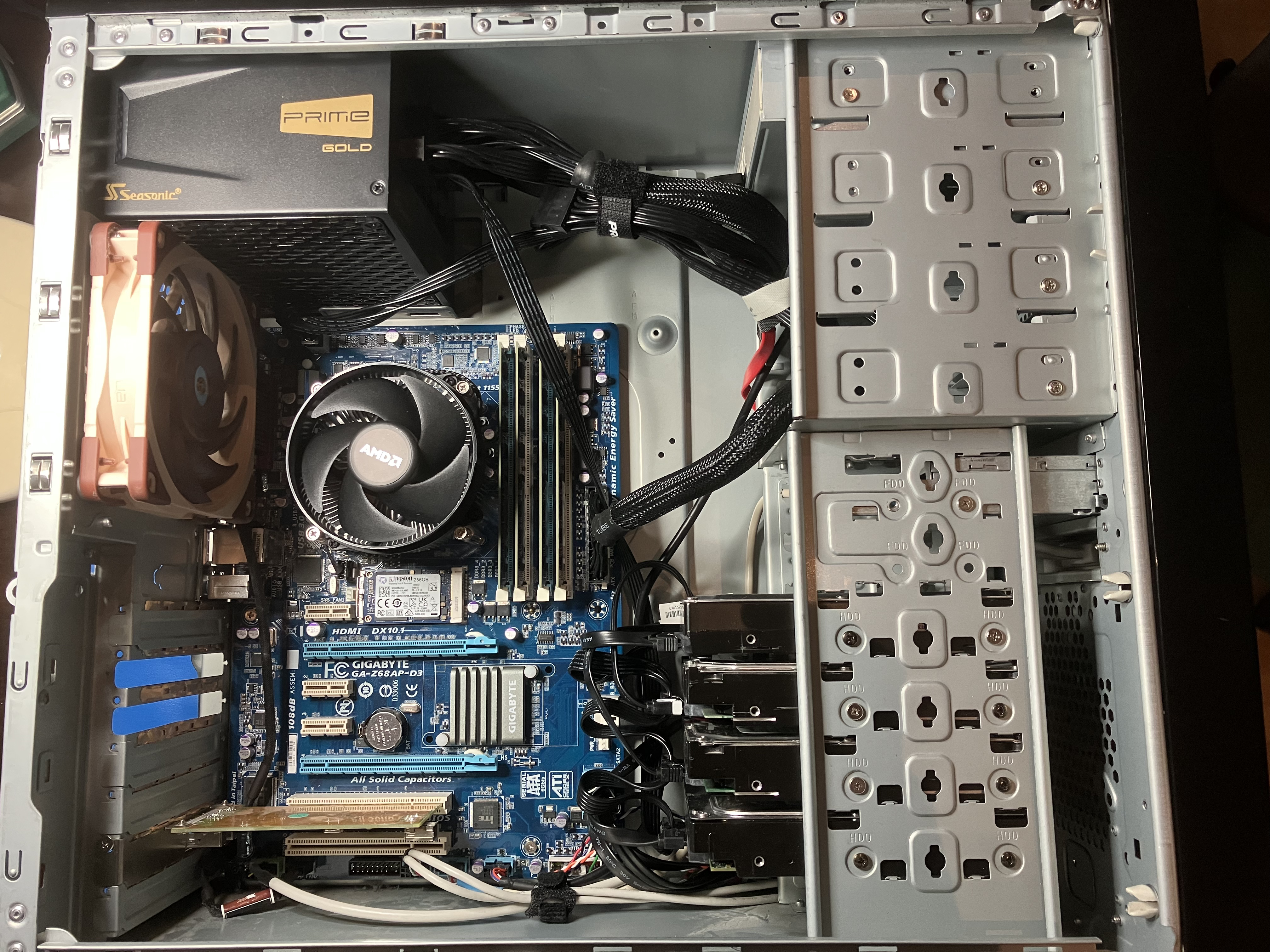 innards of the Shitbox Server