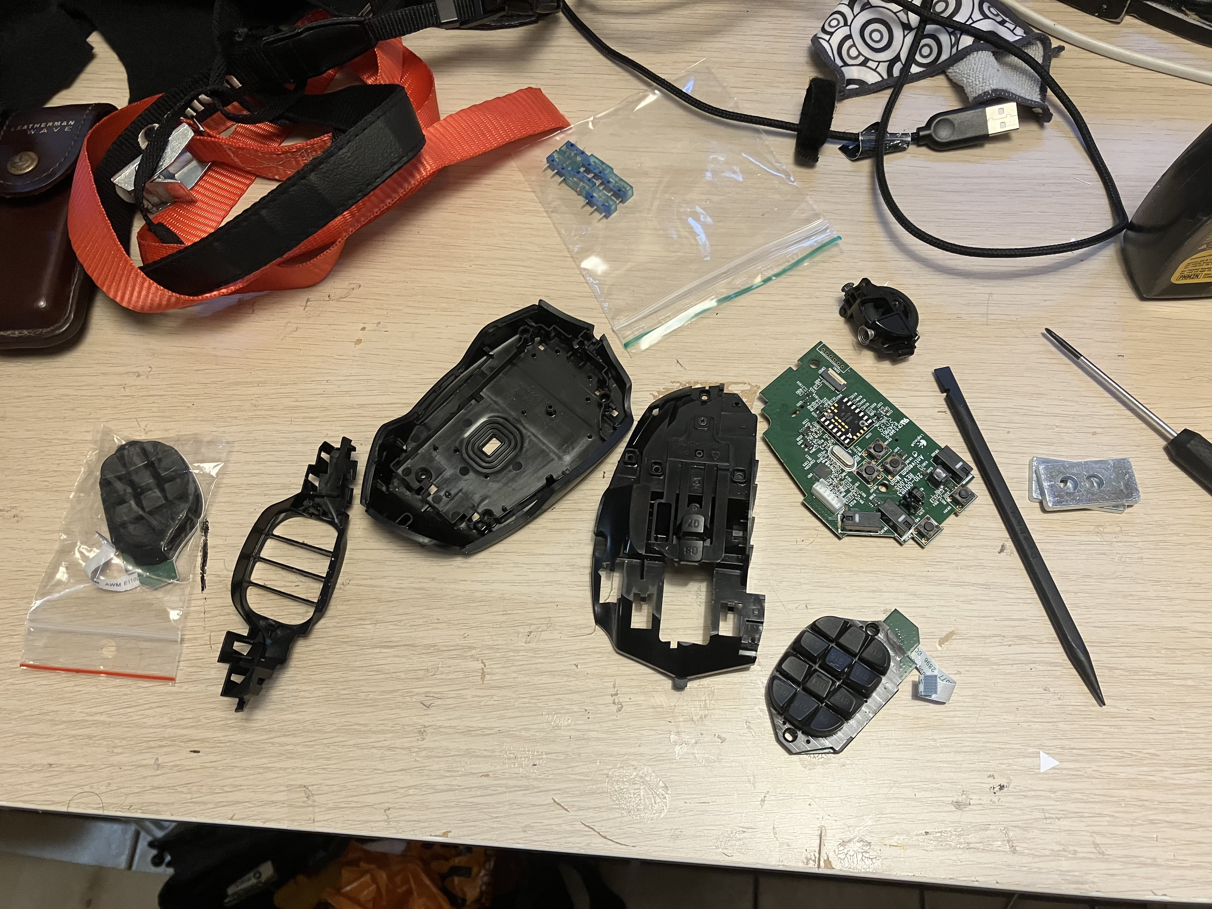 the disassembled mouse